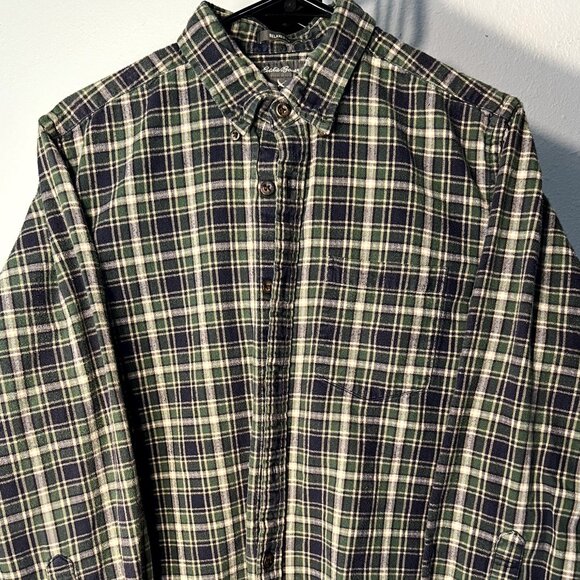 Eddie Bauer Relaxed Fit Navy & Green Plaid 100% Cotton Flannel Button-Up SZ Sm - Picture 1 of 5